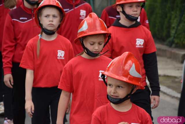 Wstęga przecięta, syreny zawyły: Nowa remiza strażacka w Gogołowie otwarta! Zobacz, jak się prezentuje [FOTO]