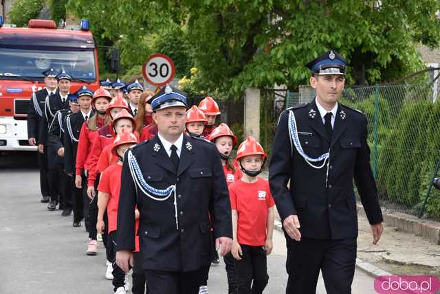Wstęga przecięta, syreny zawyły: Nowa remiza strażacka w Gogołowie otwarta! Zobacz, jak się prezentuje [FOTO]