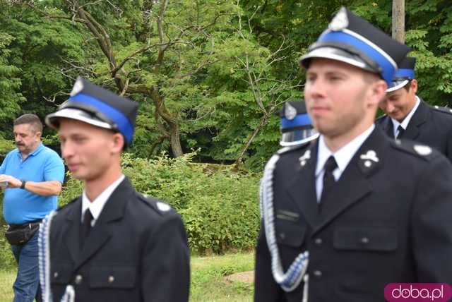 Wstęga przecięta, syreny zawyły: Nowa remiza strażacka w Gogołowie otwarta! Zobacz, jak się prezentuje [FOTO]
