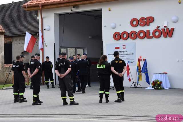 Wstęga przecięta, syreny zawyły: Nowa remiza strażacka w Gogołowie otwarta! Zobacz, jak się prezentuje [FOTO]