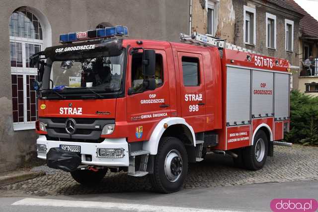 Wstęga przecięta, syreny zawyły: Nowa remiza strażacka w Gogołowie otwarta! Zobacz, jak się prezentuje [FOTO]