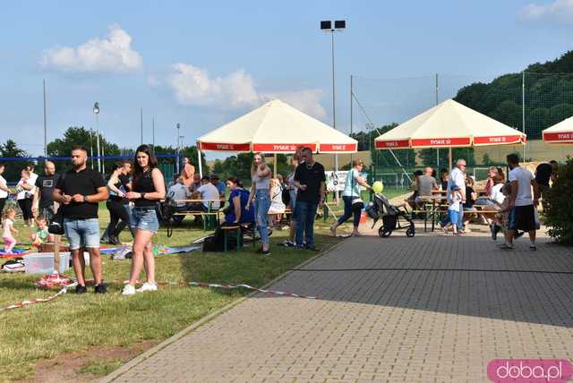 Rodzinna atmosfera i sportowe emocje na Pikniku Rodzinnym w Kłaczynie [FOTO]