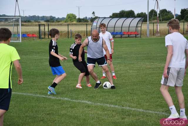 Rodzinna atmosfera i sportowe emocje na Pikniku Rodzinnym w Kłaczynie [FOTO]