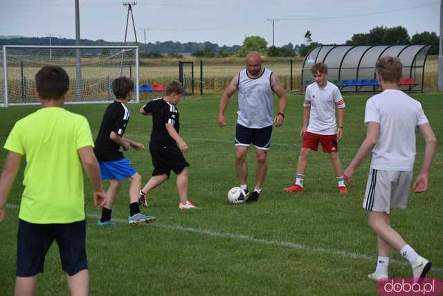 Rodzinna atmosfera i sportowe emocje na Pikniku Rodzinnym w Kłaczynie [FOTO]