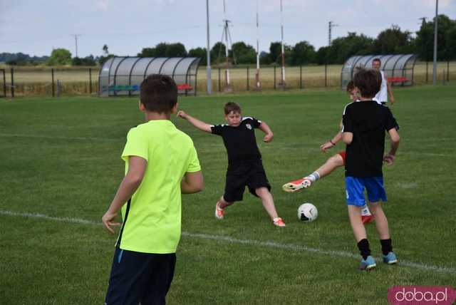 Rodzinna atmosfera i sportowe emocje na Pikniku Rodzinnym w Kłaczynie [FOTO]