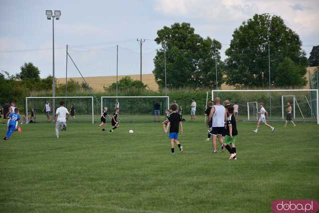 Rodzinna atmosfera i sportowe emocje na Pikniku Rodzinnym w Kłaczynie [FOTO]