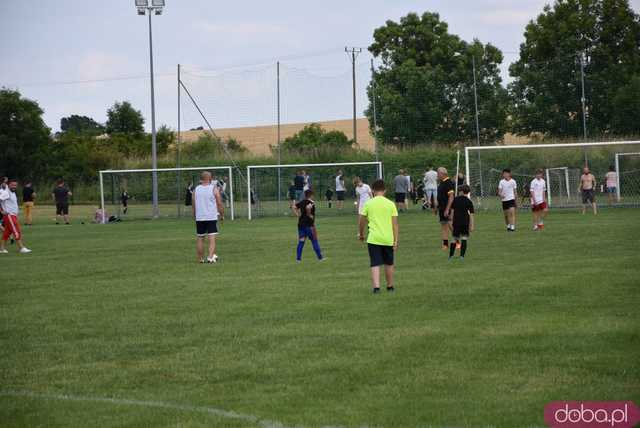 Rodzinna atmosfera i sportowe emocje na Pikniku Rodzinnym w Kłaczynie [FOTO]