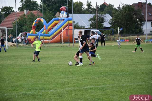 Rodzinna atmosfera i sportowe emocje na Pikniku Rodzinnym w Kłaczynie [FOTO]