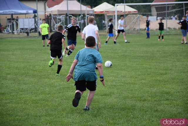 Rodzinna atmosfera i sportowe emocje na Pikniku Rodzinnym w Kłaczynie [FOTO]