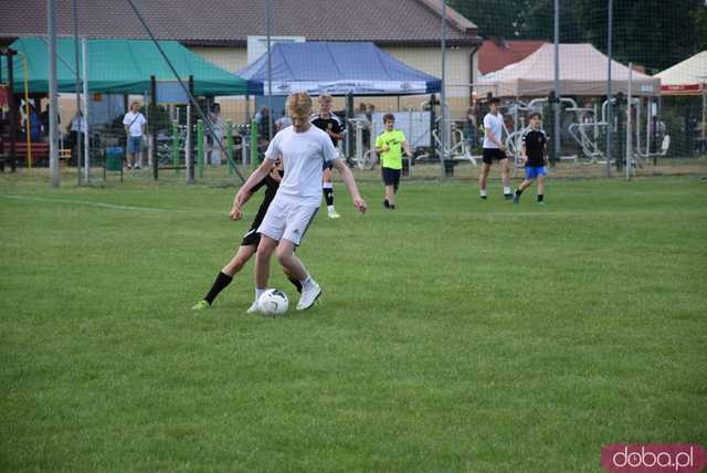 Rodzinna atmosfera i sportowe emocje na Pikniku Rodzinnym w Kłaczynie [FOTO]