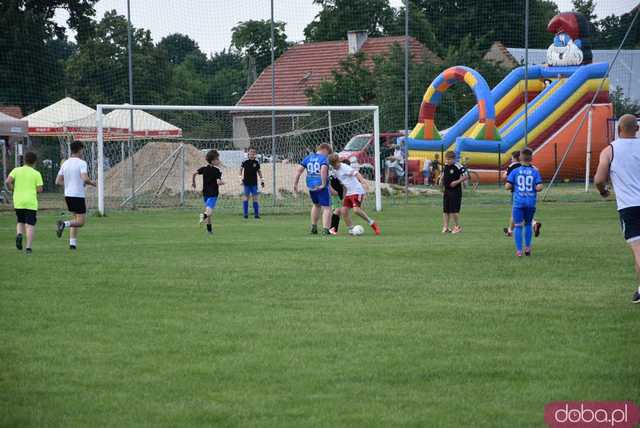 Rodzinna atmosfera i sportowe emocje na Pikniku Rodzinnym w Kłaczynie [FOTO]