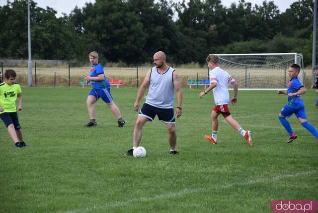 Rodzinna atmosfera i sportowe emocje na Pikniku Rodzinnym w Kłaczynie [FOTO]