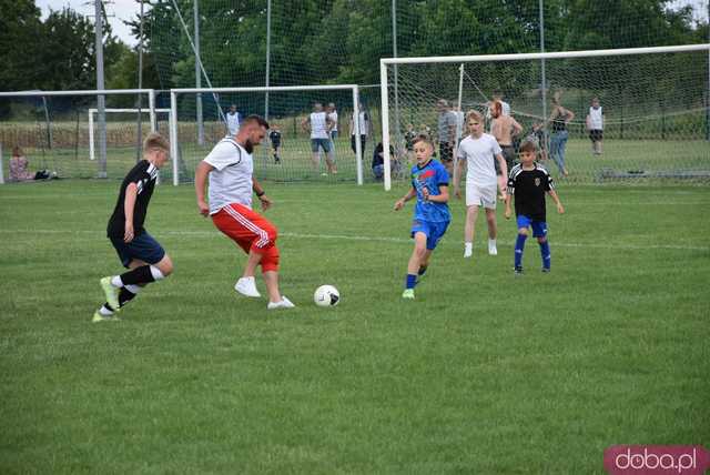 Rodzinna atmosfera i sportowe emocje na Pikniku Rodzinnym w Kłaczynie [FOTO]