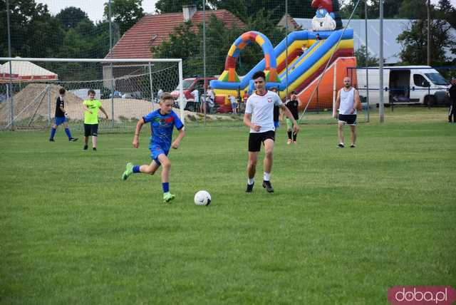 Rodzinna atmosfera i sportowe emocje na Pikniku Rodzinnym w Kłaczynie [FOTO]