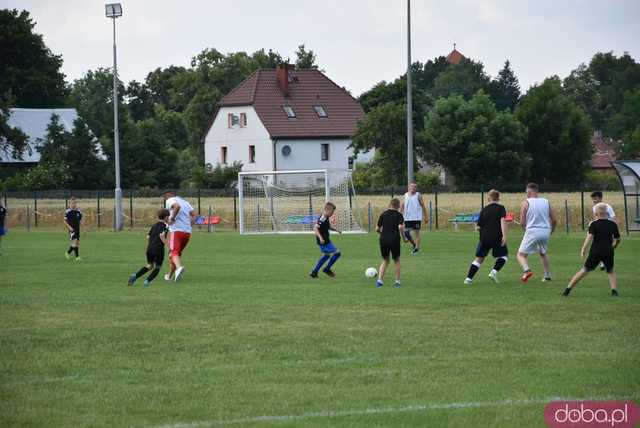 Rodzinna atmosfera i sportowe emocje na Pikniku Rodzinnym w Kłaczynie [FOTO]