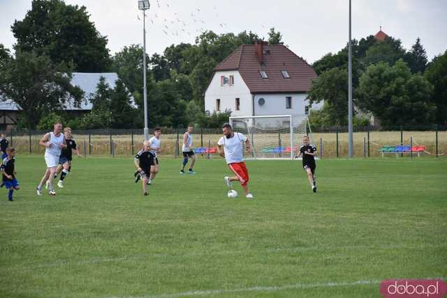 Rodzinna atmosfera i sportowe emocje na Pikniku Rodzinnym w Kłaczynie [FOTO]