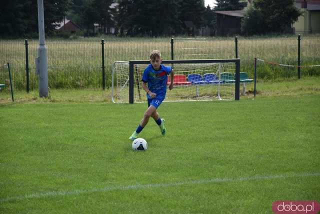 Rodzinna atmosfera i sportowe emocje na Pikniku Rodzinnym w Kłaczynie [FOTO]