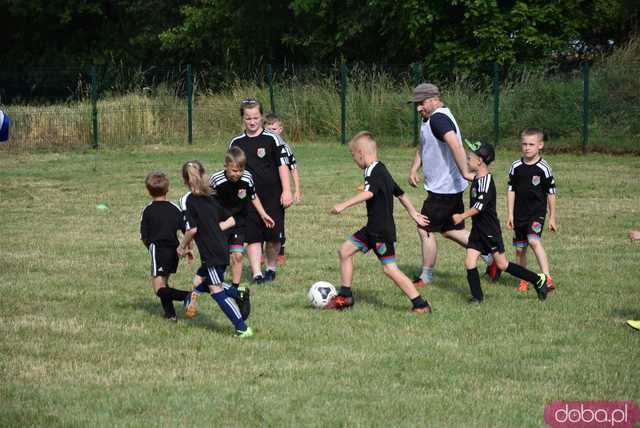 Rodzinna atmosfera i sportowe emocje na Pikniku Rodzinnym w Kłaczynie [FOTO]