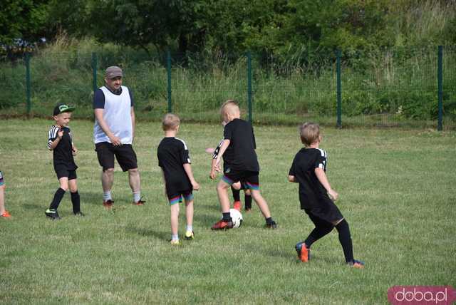 Rodzinna atmosfera i sportowe emocje na Pikniku Rodzinnym w Kłaczynie [FOTO]