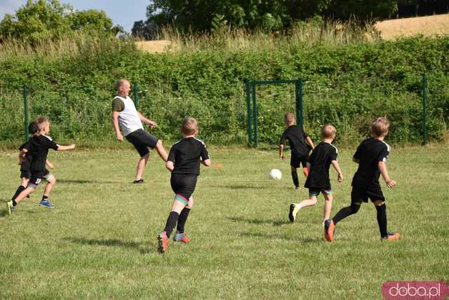 Rodzinna atmosfera i sportowe emocje na Pikniku Rodzinnym w Kłaczynie [FOTO]