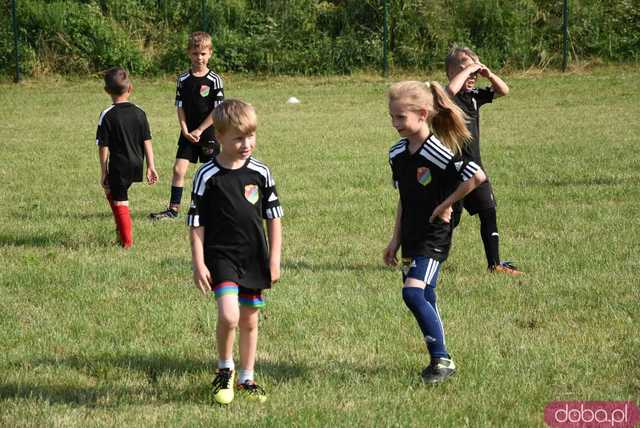 Rodzinna atmosfera i sportowe emocje na Pikniku Rodzinnym w Kłaczynie [FOTO]