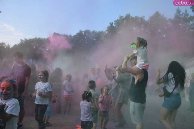 [FOTO] Tak się wita lato! Proszki holi i dmuchańce  