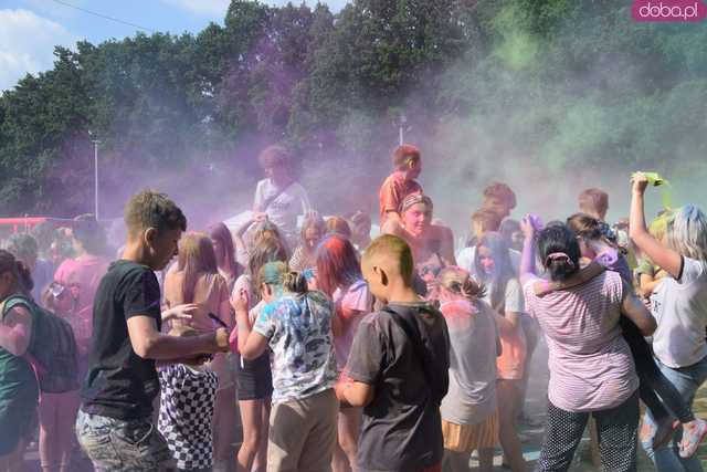 [FOTO] Tak się wita lato! Proszki holi i dmuchańce  