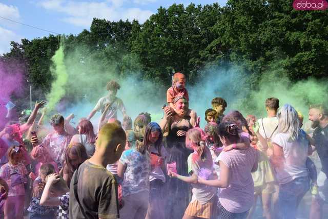 [FOTO] Tak się wita lato! Proszki holi i dmuchańce  