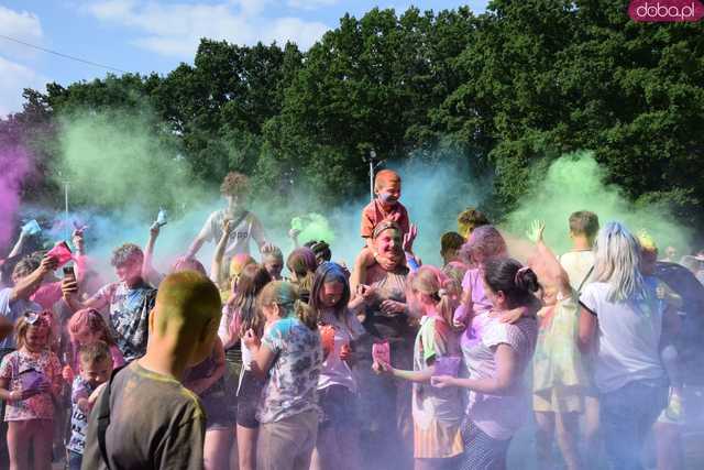 [FOTO] Tak się wita lato! Proszki holi i dmuchańce  