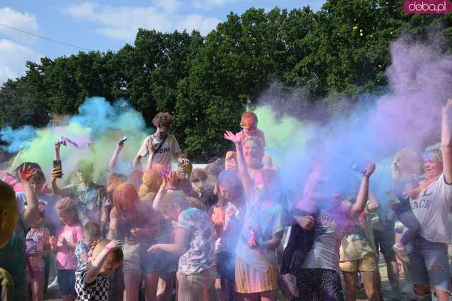 [FOTO] Tak się wita lato! Proszki holi i dmuchańce  