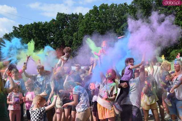 [FOTO] Tak się wita lato! Proszki holi i dmuchańce  