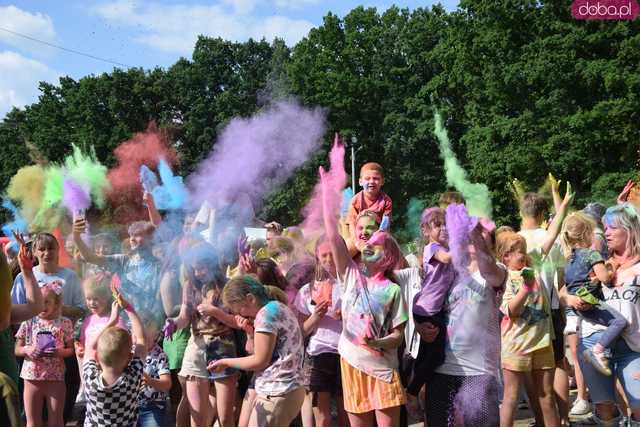 [FOTO] Tak się wita lato! Proszki holi i dmuchańce  