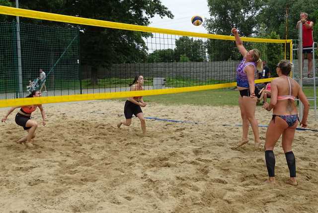 Za nami 1. Otwarty turniej siatkówki plażowej kobiet i mężczyzn w Świdnicy [FOTO]