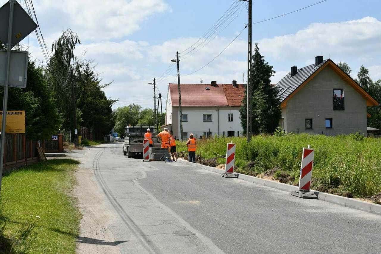 Trwa budowa chodnika w Stanowicach [FOTO]