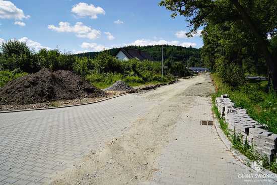 Trwa przebudowa dróg na osiedlu Sowim w Bystrzycy Górnej [FOTO]
