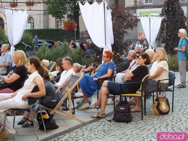 Góry Literatury w Świdnicy. Katarzyna Bonda przestrzega, że dziś trudniej niż kiedyś popełnić zbrodnię Joanna Bator nigdy nie uciekła od Wałbrzycha 