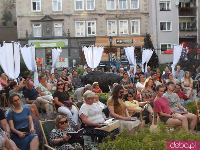 Góry Literatury w Świdnicy. Katarzyna Bonda przestrzega, że dziś trudniej niż kiedyś popełnić zbrodnię Joanna Bator nigdy nie uciekła od Wałbrzycha 