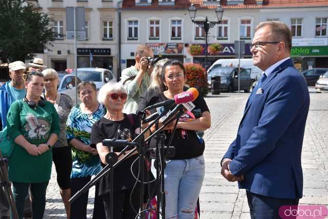 Radykalne decyzje burmistrza Ozgi. Trwa spór między włodarzem a radnymi opozycji w Świebodzicach [WIDEO, FOTO]