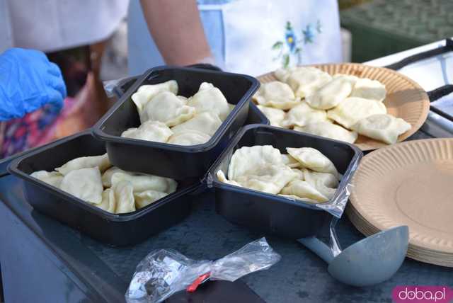 Pierogi królowały w Łażanach po raz drugi. Sołectwa gminy Żarów rywalizowały w emocjonujących konkurencjach [FOTO]