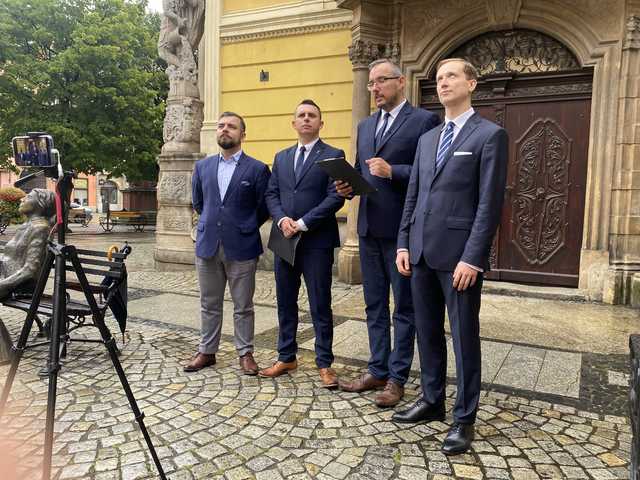 Konfederacja: Polski rząd traktuje naszych obywateli jako jednostki drugiej kategorii. Konferencja na temat polityki migracyjnej w Świdnicy [FOTO, WIDEO]