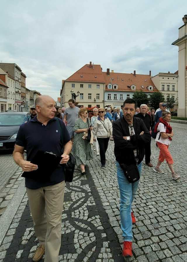  Niezwykła podróż w czasie z dr Januszem Kujatem 