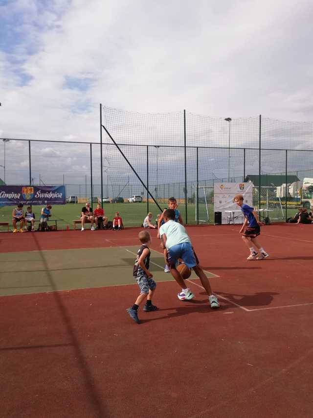 Turniej koszykówki StreetBall w Lutomi Górnej za nami [FOTO]