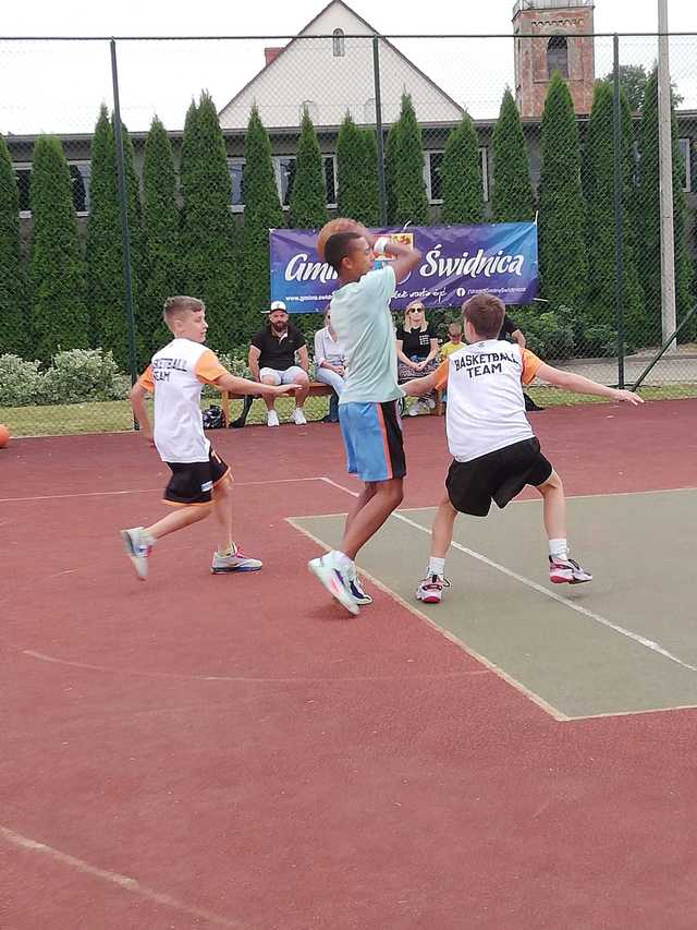 Turniej koszykówki StreetBall w Lutomi Górnej za nami [FOTO]