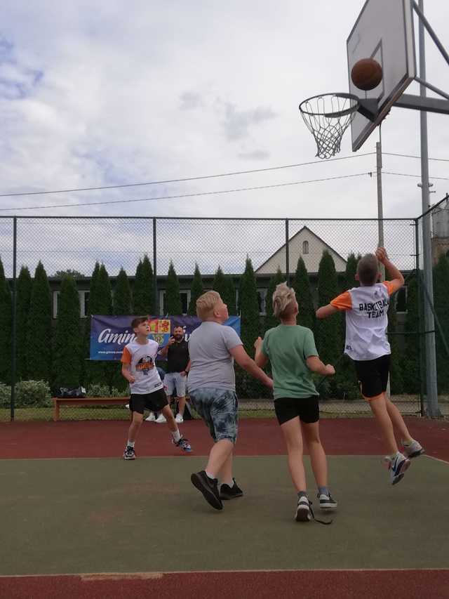 Turniej koszykówki StreetBall w Lutomi Górnej za nami [FOTO]