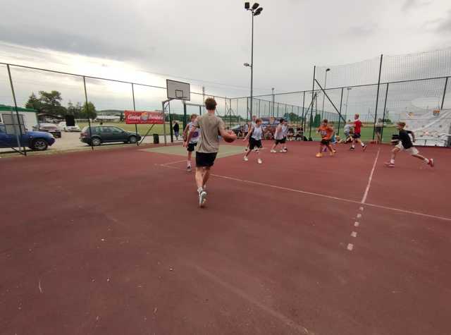 Turniej koszykówki StreetBall w Lutomi Górnej za nami [FOTO]