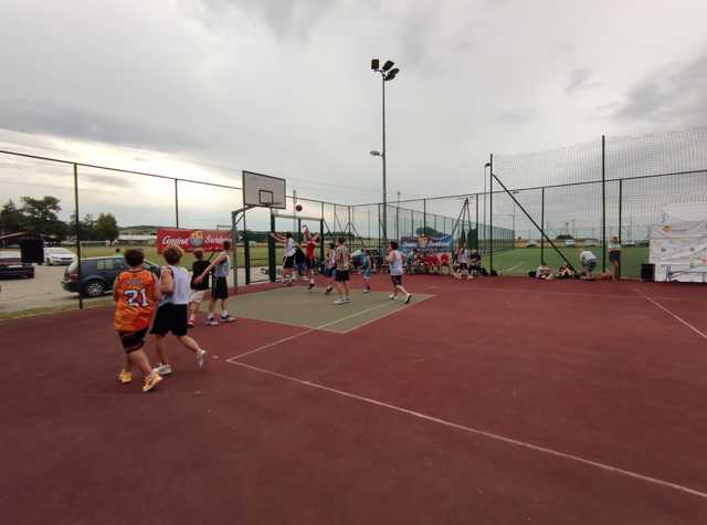 Turniej koszykówki StreetBall w Lutomi Górnej za nami [FOTO]