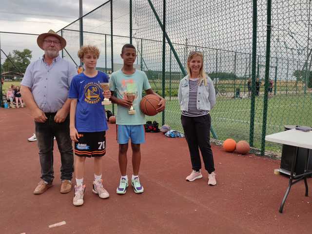 Turniej koszykówki StreetBall w Lutomi Górnej za nami [FOTO]