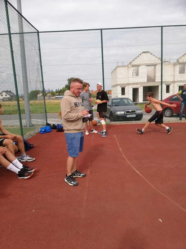 Turniej koszykówki StreetBall w Lutomi Górnej za nami [FOTO]