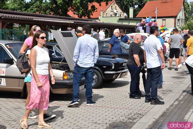 [WIDEO, FOTO] Miłośnicy motoryzacji spotkali się w Żarowie po raz ósmy