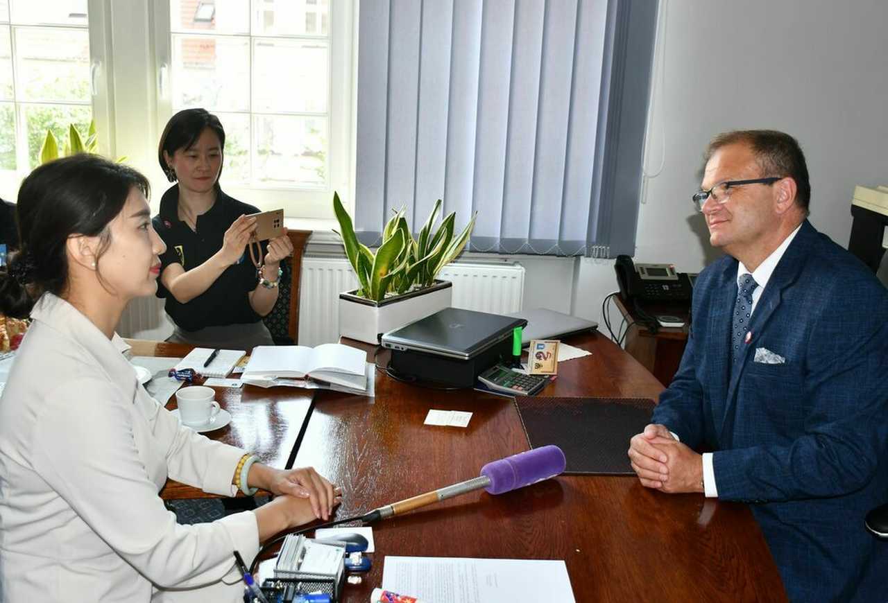 Wizyta delegacji z Chin w Świebodzicach [FOTO]